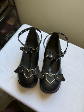 Celnepho Black Platform Mary Jane Gothic Lolita pumps, sweetheart buckle Size 8